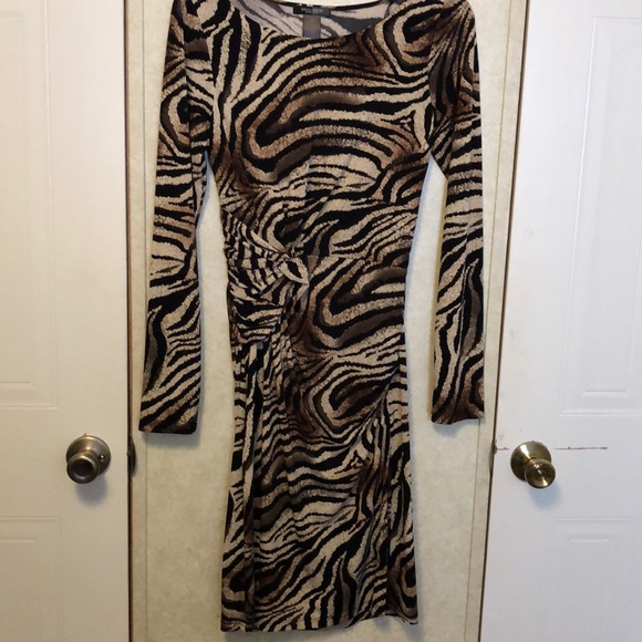 Bisou Bisou Dresses & Skirts - Cute dress 💕 Size 8 - Never worn
